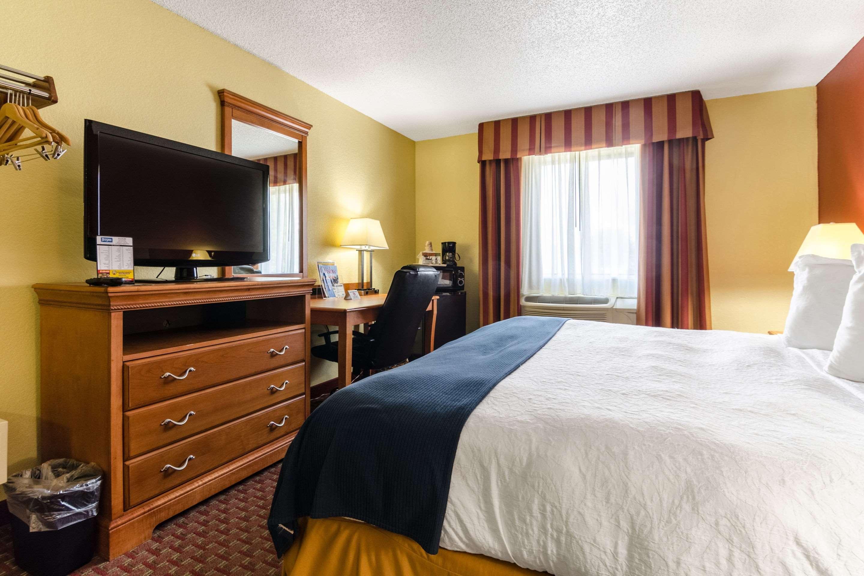 Rodeway Inn & Suites Jacksonville Near Camp Lejeune Eksteriør bilde