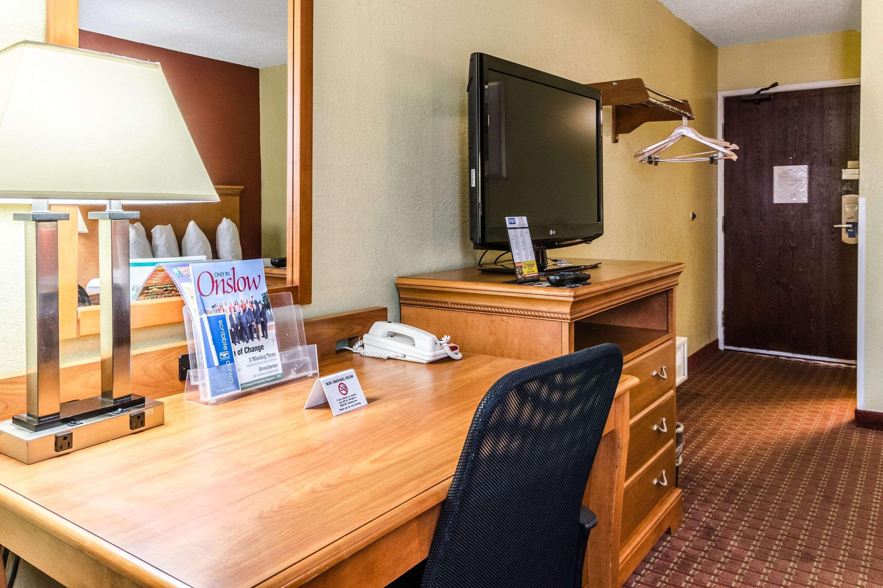 Rodeway Inn & Suites Jacksonville Near Camp Lejeune Eksteriør bilde