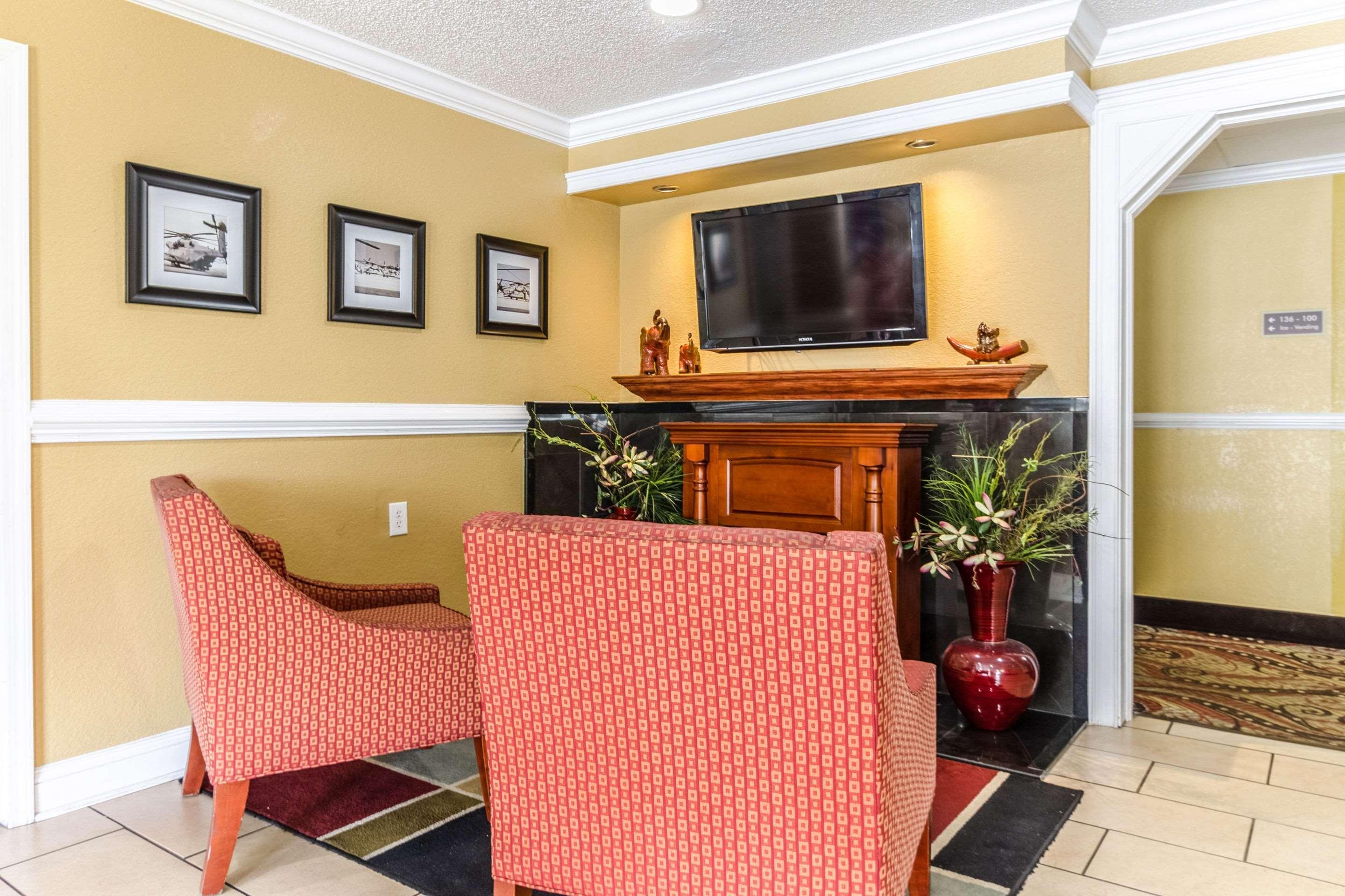 Rodeway Inn & Suites Jacksonville Near Camp Lejeune Eksteriør bilde