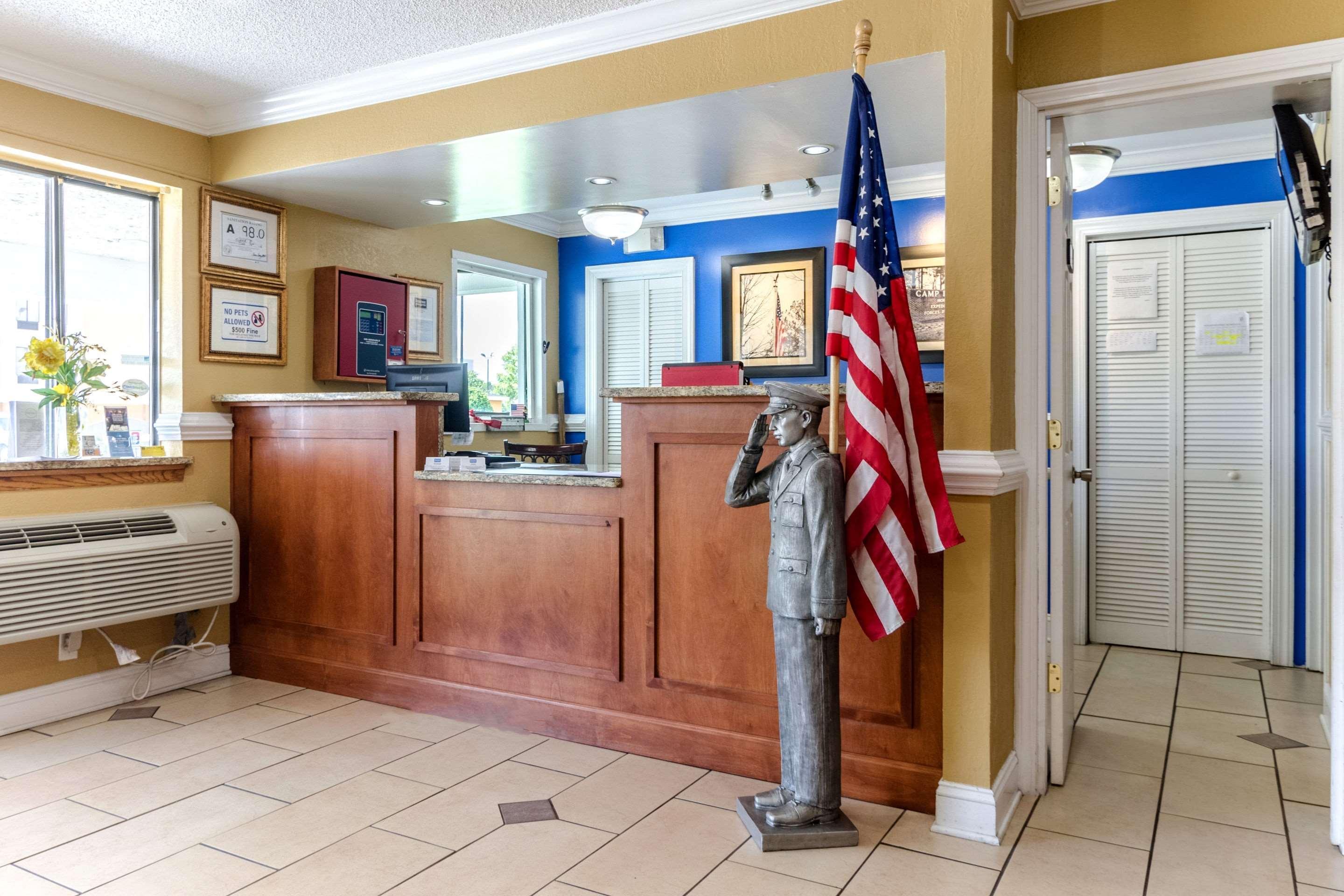 Rodeway Inn & Suites Jacksonville Near Camp Lejeune Eksteriør bilde