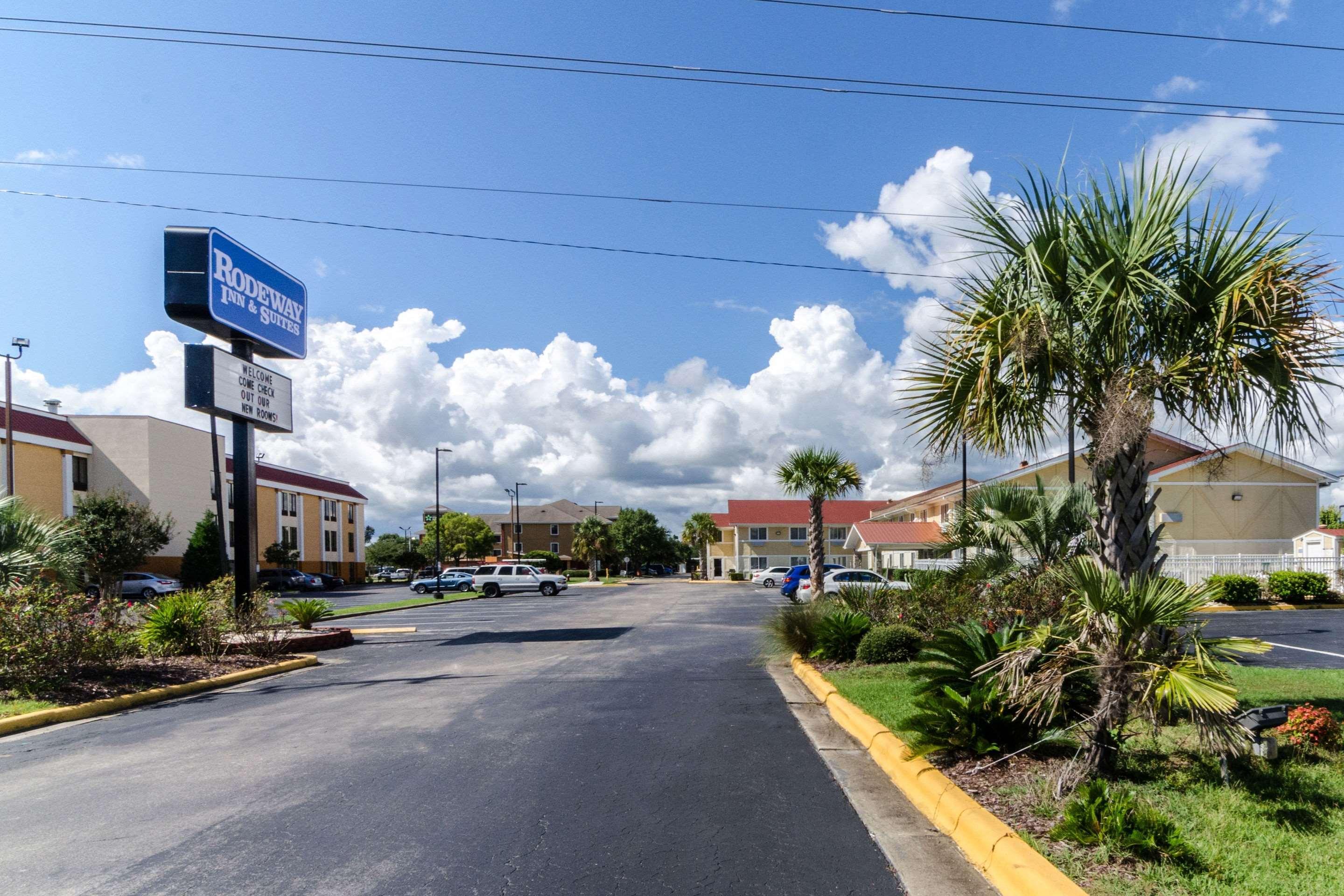 Rodeway Inn & Suites Jacksonville Near Camp Lejeune Eksteriør bilde