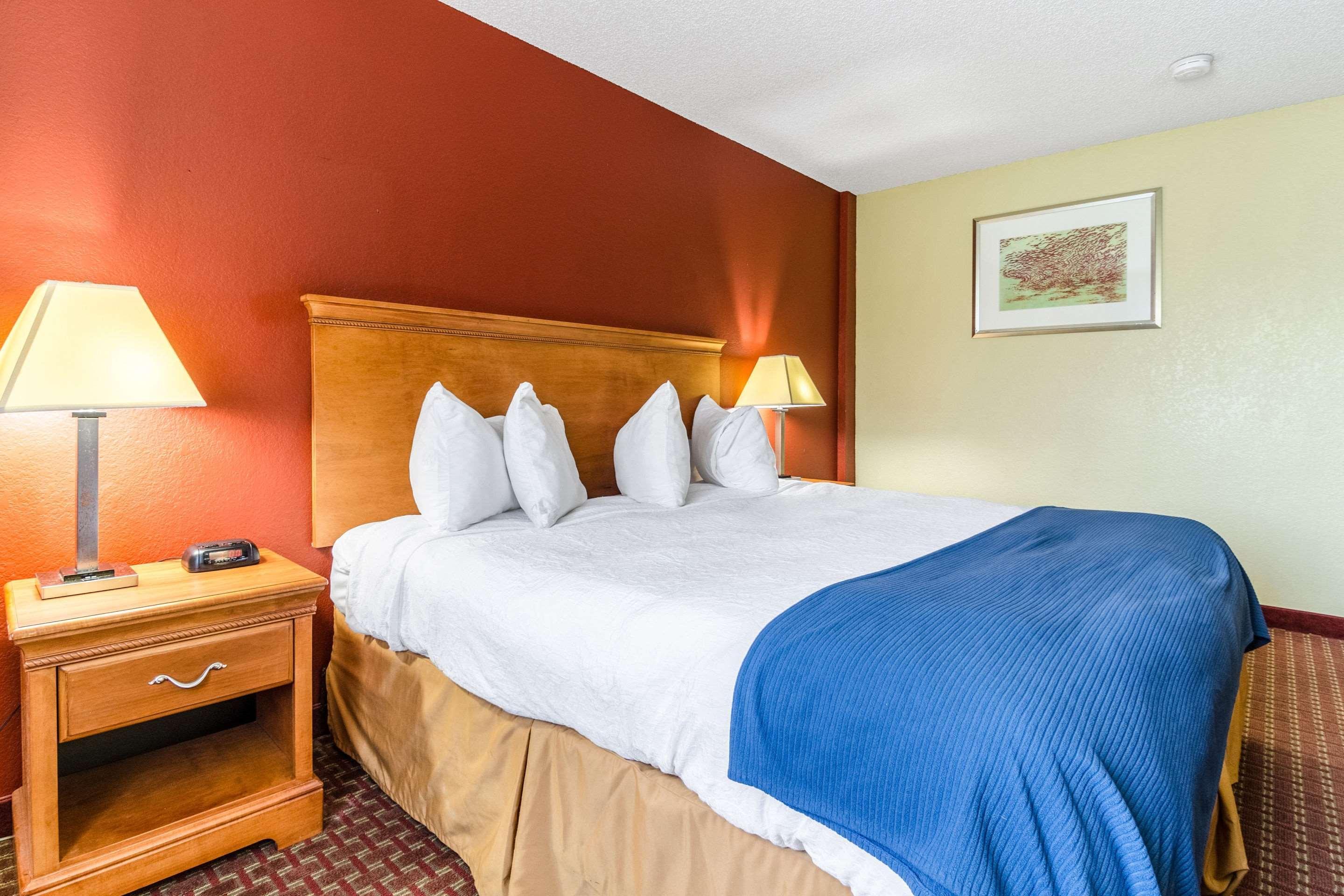 Rodeway Inn & Suites Jacksonville Near Camp Lejeune Eksteriør bilde