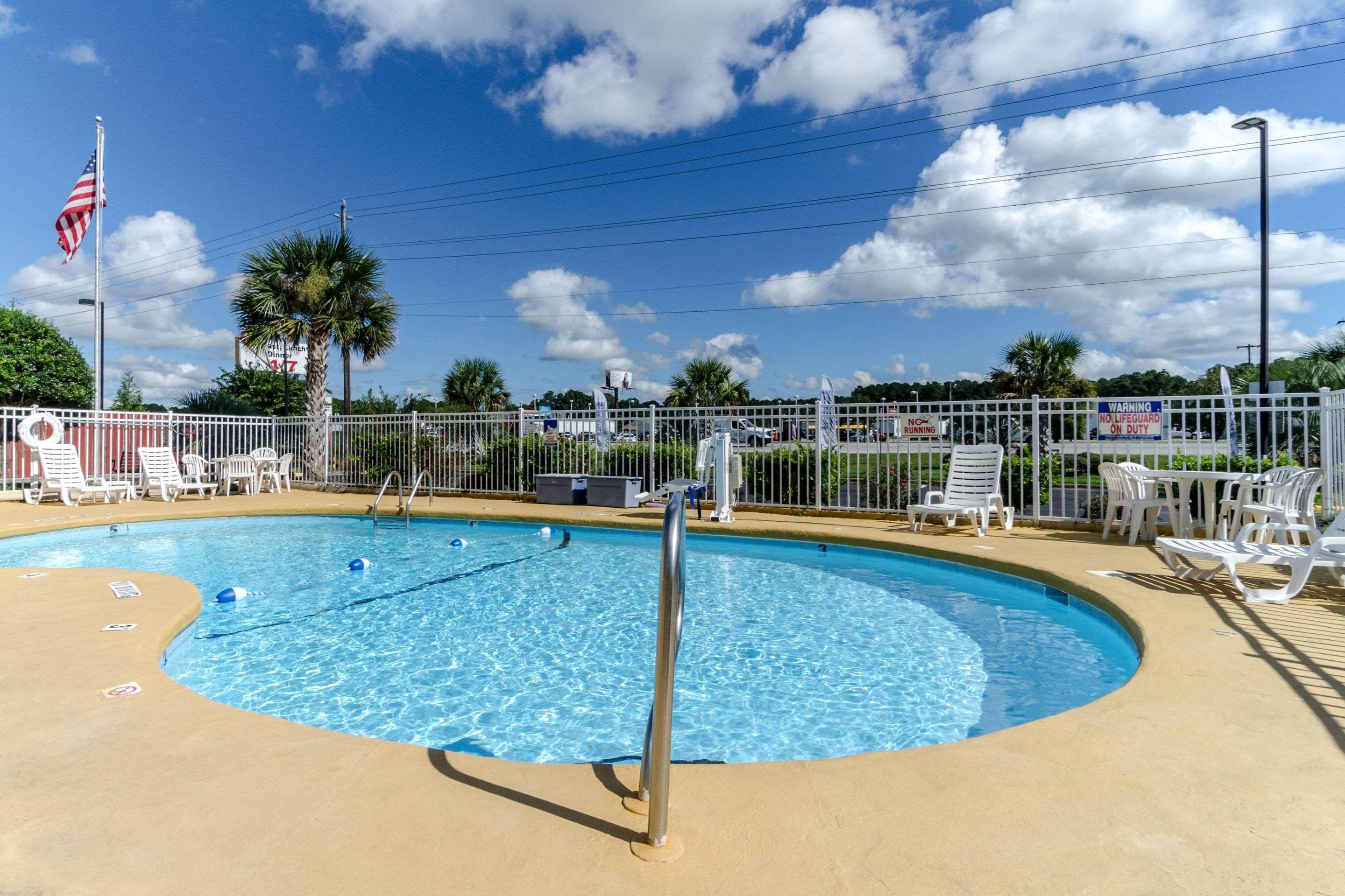 Rodeway Inn & Suites Jacksonville Near Camp Lejeune Eksteriør bilde